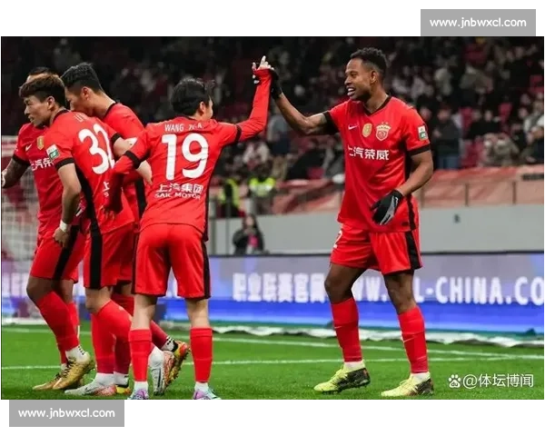 中超焦点战上港迎战富力强强对话考验争冠与保级走势赛季关键一役